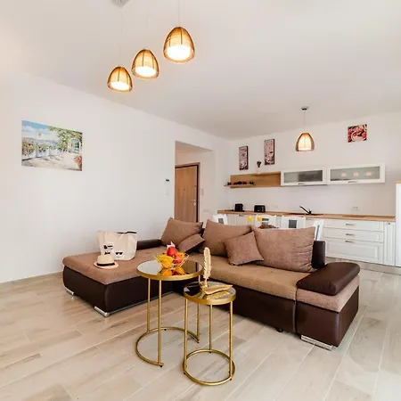 아파트 Elyte Apartments - Mamaia Nord Năvodari