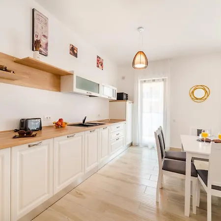 Elyte Apartments - Mamaia Nord 아파트