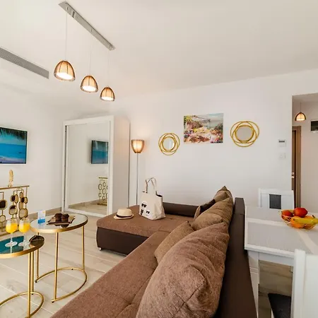 아파트 Elyte Apartments - Mamaia Nord Năvodari